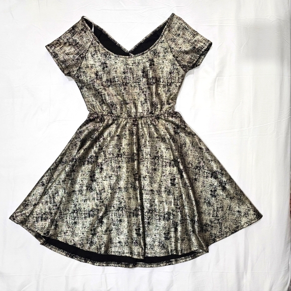 Rolla Coster ✦ Metallic Fit & Flare Mini ✦ Black w/ Gold Shimmer & Cutout Back S - Picture 4 of 17